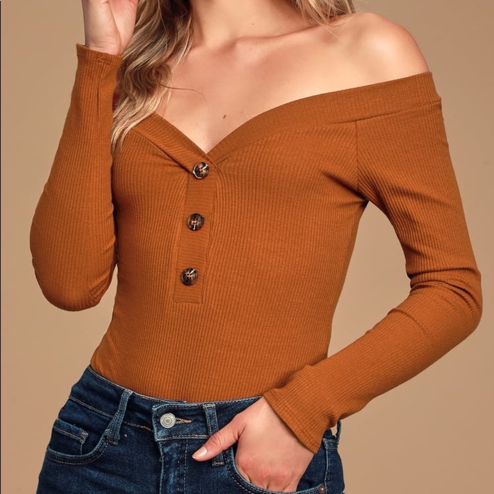NWT Lulu’s Off the Shoulder Bodysuit